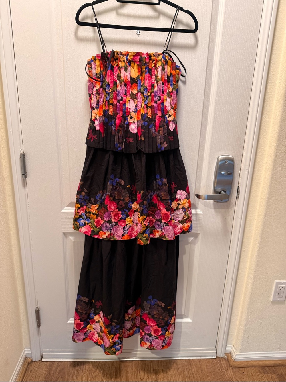 Elliatt Alice Strapless Tiered Maxi Dress in Black Floral Size S NWT - Picture 5 of 9